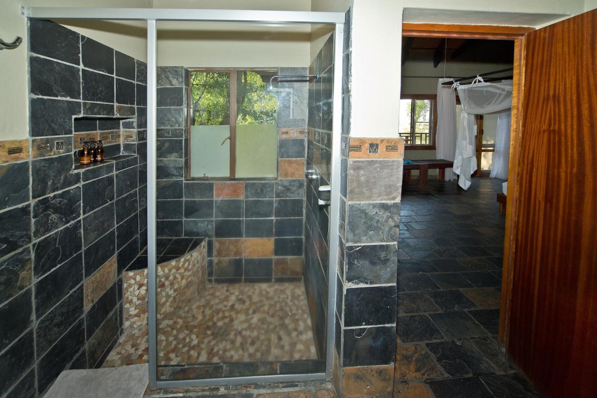 Gondwana Namushasha River Lodge Kongola Exteriör bild